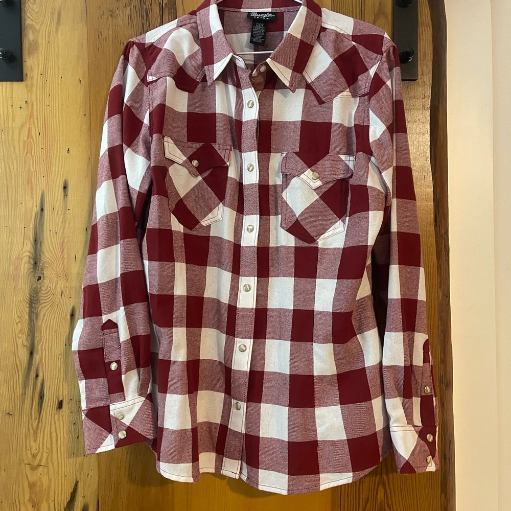 Women’s Wrangler Pearl Snap Shirt